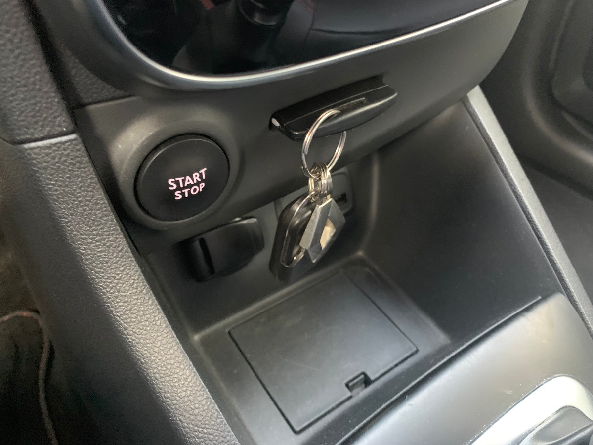 RENAULT Clio IV RS TROPHY | Caméra de recul | Stage 1 | Régulateur | GPS | Echappement Akrapovic