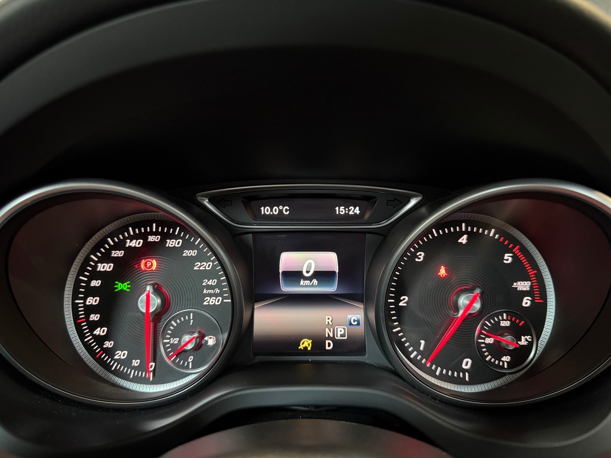 Mercedes Benz CLA Shooting Brake 220 d Fascination 7G-DCT