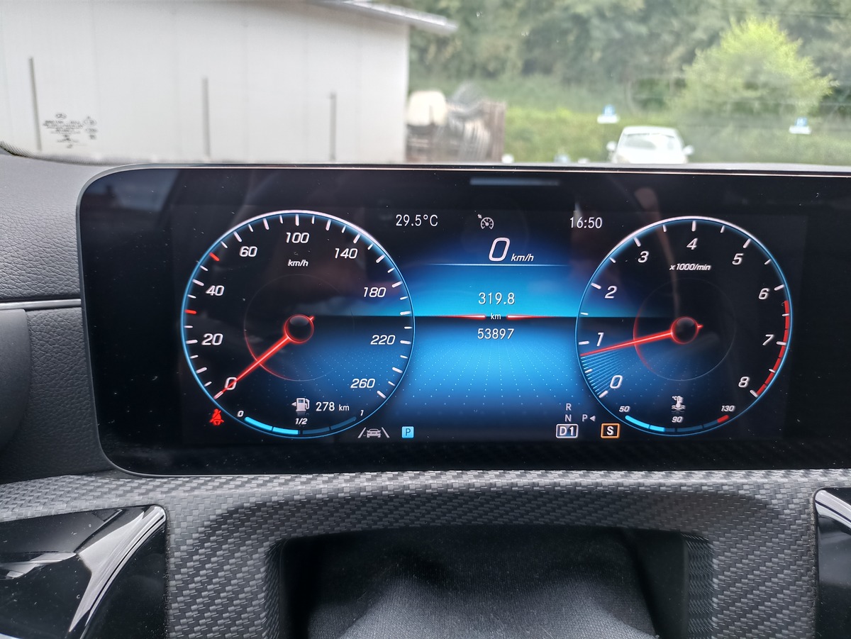 Mercedes-Benz Classe A A180 136 7G-DCT BUSINESS LINE