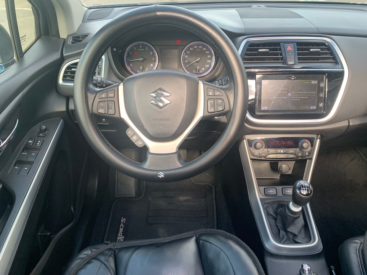 Suzuki SX4 S-Cross 140 | Style | Toit ouvrant panoramique | Régulateur vitesse adaptatif | Caméra