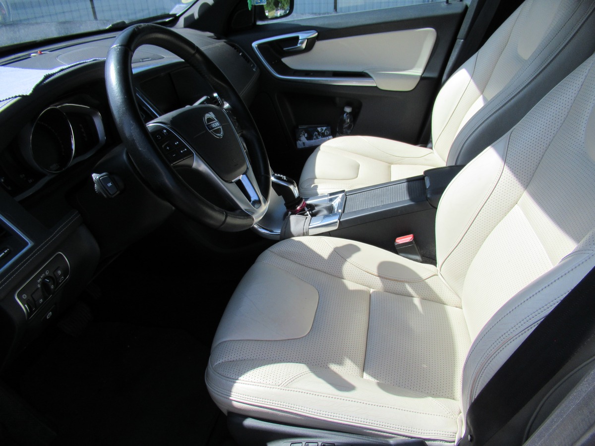 Volvo XC60 D4 2.0 190 INSCRIPTION Luxe Geartronic