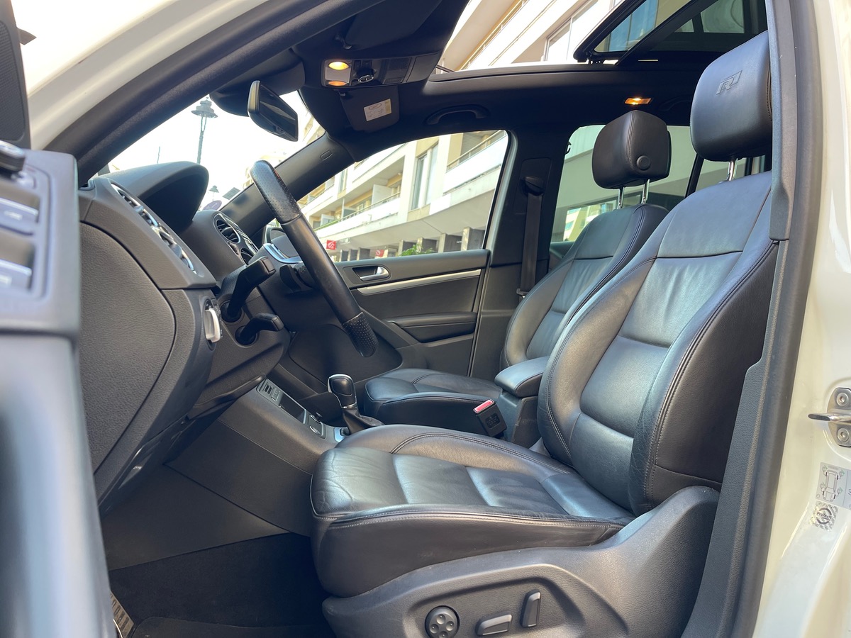 Volkswagen Tiguan 1.4 TSI 150 CV R LINE/ Boîte auto / KM Reel / Toit Ouvrant / Intérieur Cuir