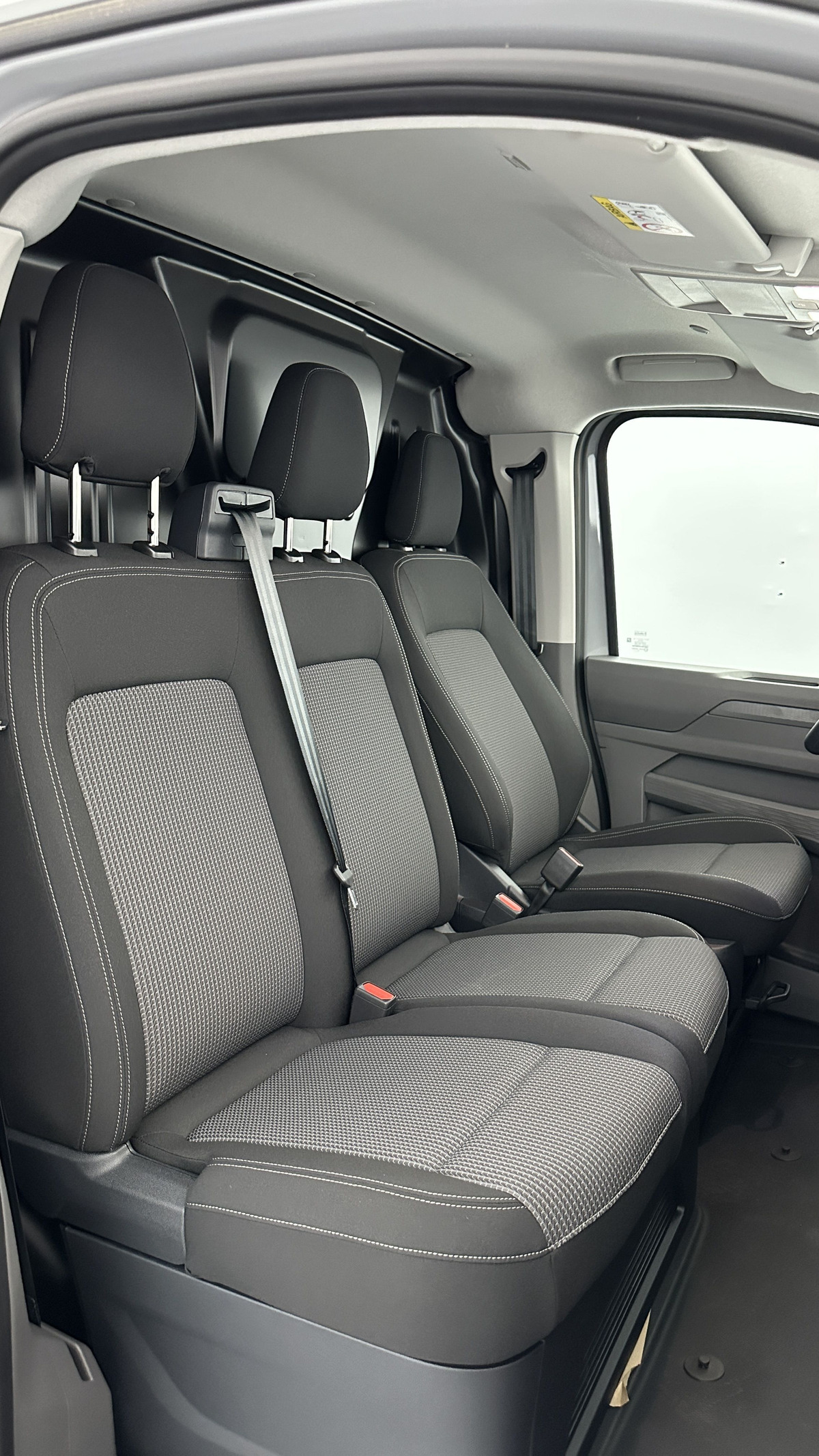 Volkswagen Transporter T7 Van L1 2.0 TDI 150 ch Business BVA8 | 33200 euros ht | PLUSIEURS COLORIS