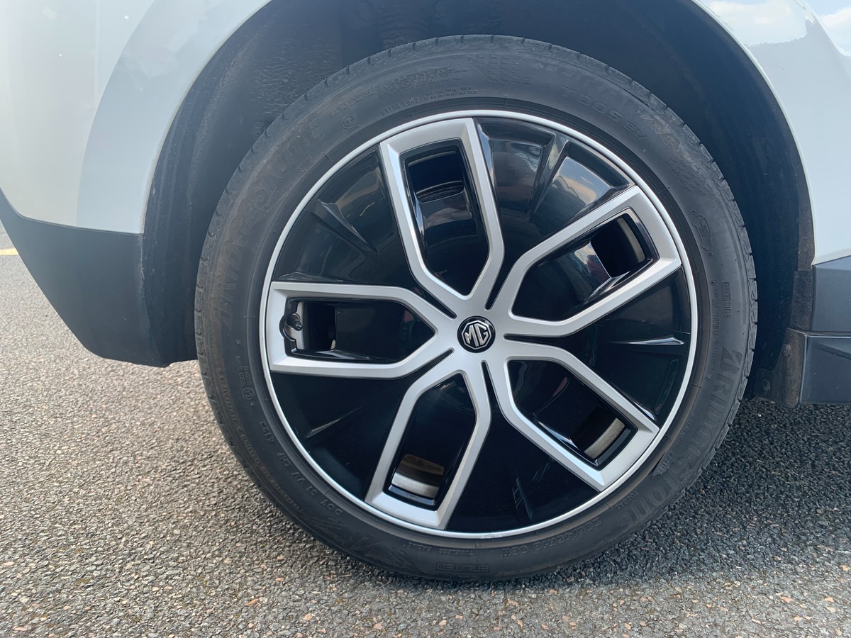 MG MG4 245 | 77 Kwh | Luxury | Apple car Play | Caméra | Siéges chauffants | Régulateur adaptatif