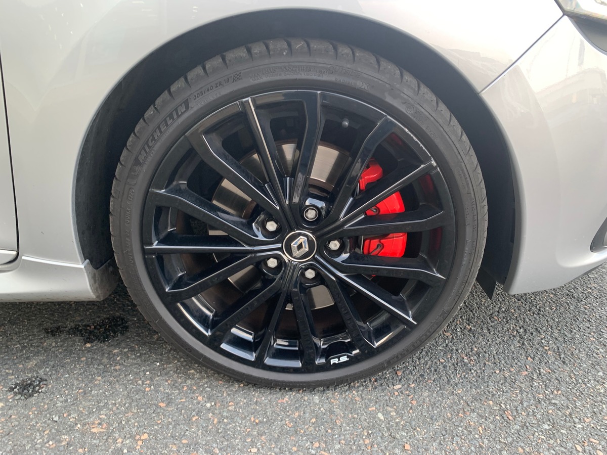 RENAULT Clio IV RS TROPHY | Caméra de recul | Stage 1 | Régulateur | GPS | Echappement Akrapovic