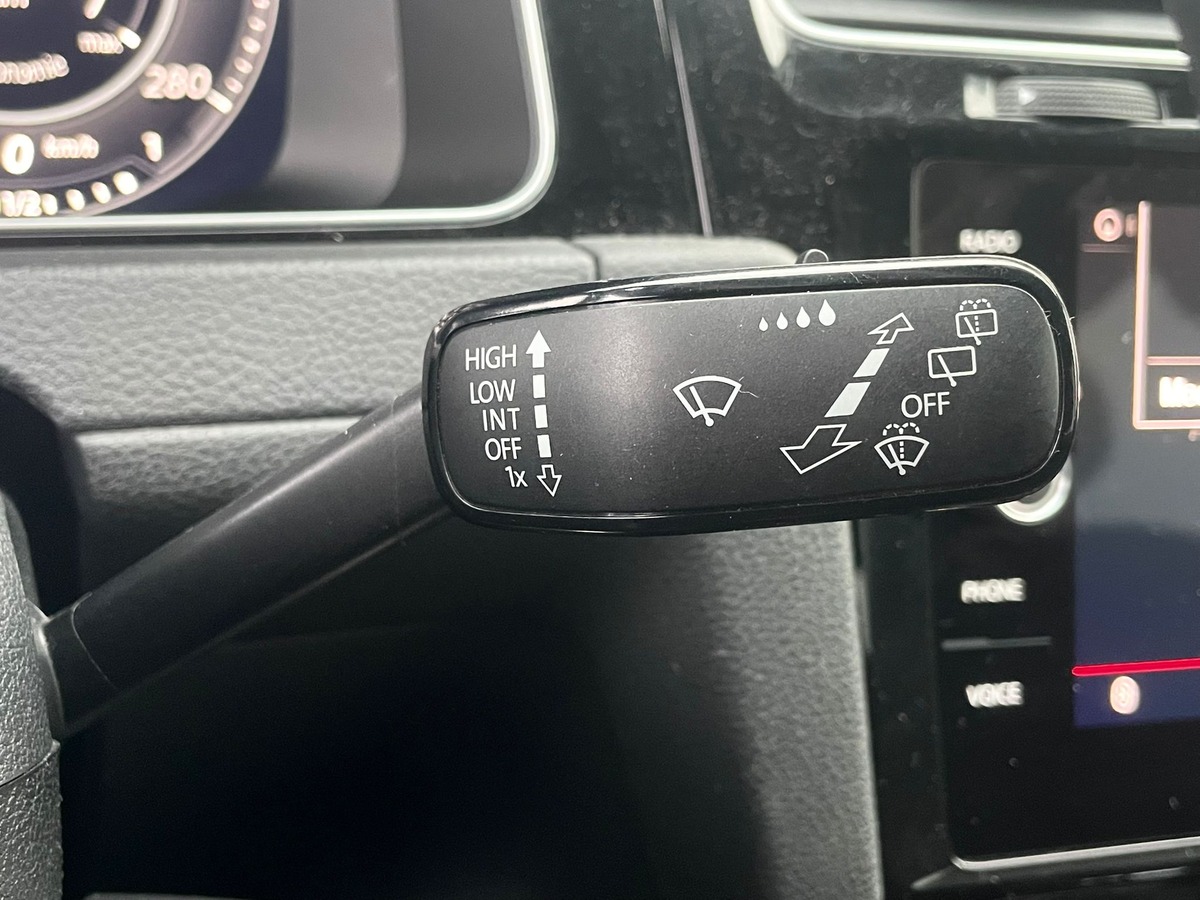 Volkswagen Golf 7.5 GTI PERFORMANCE 2.0 TSI 245  DSG7 5P