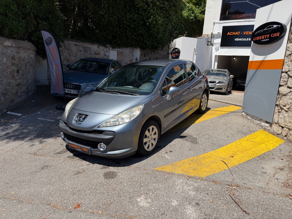 Peugeot 207 1.4 VTI 95 CV / 1er Main / Premium / Km Réel / Clim / Jantes
