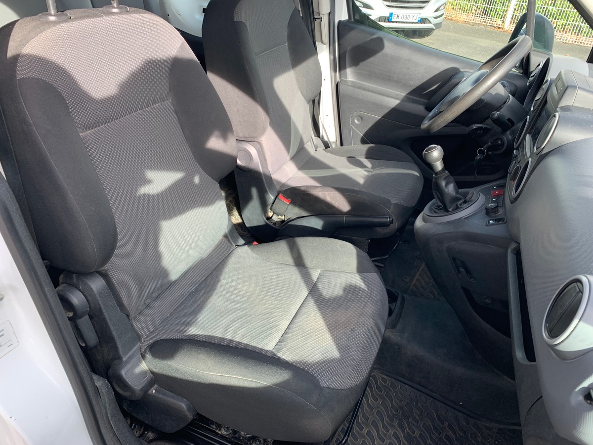 Peugeot Partner 100 ch | 5 Places | GPS | Climatisation | Attelage | Roue secours | Apple car play