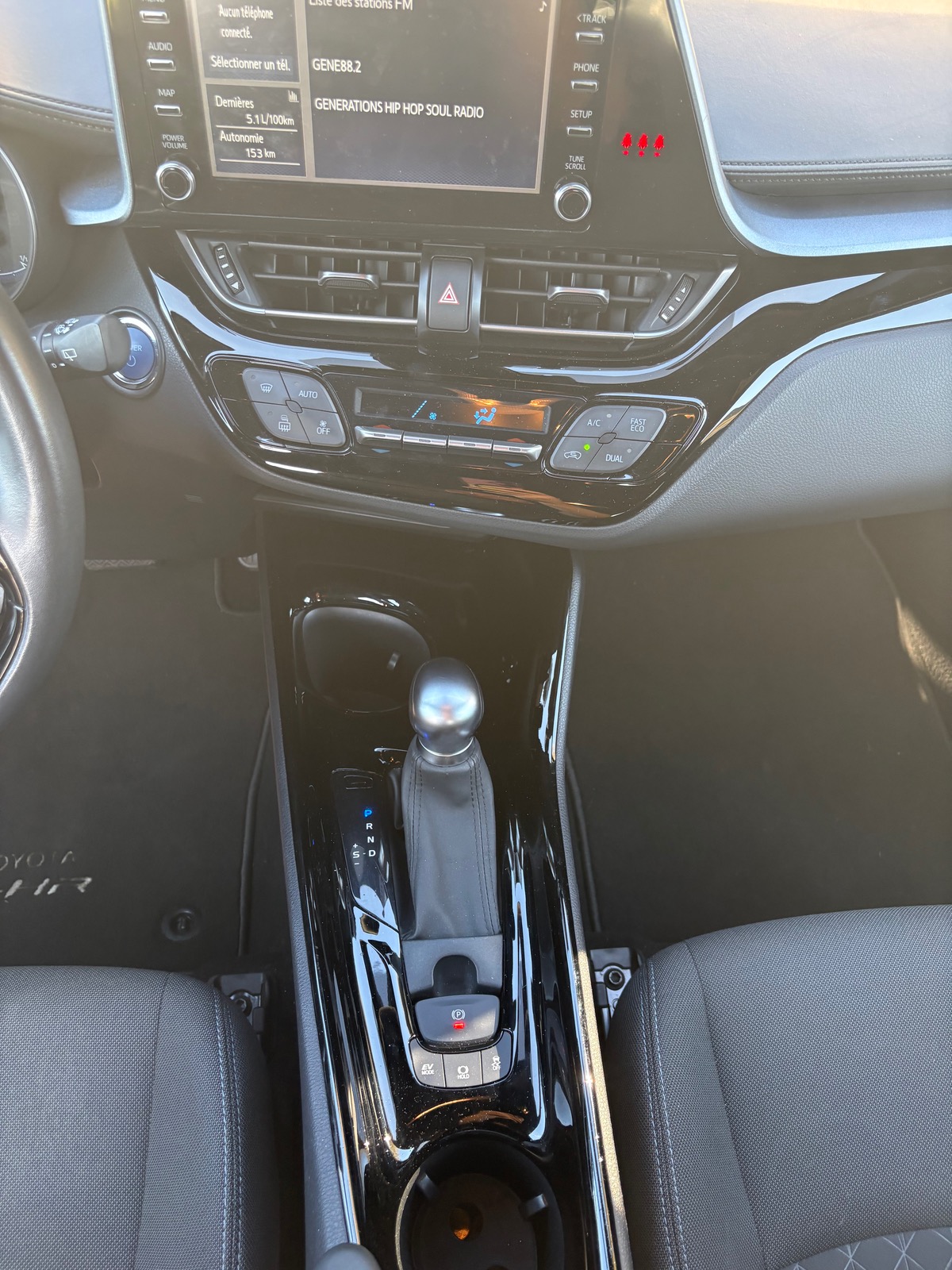 Toyota C-HR 2.0 184h GRAPHIC