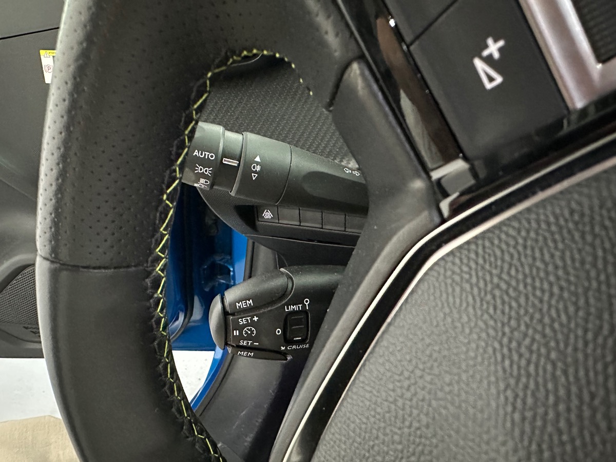 Peugeot 208 II 1.2 100cv S&S GT LINE