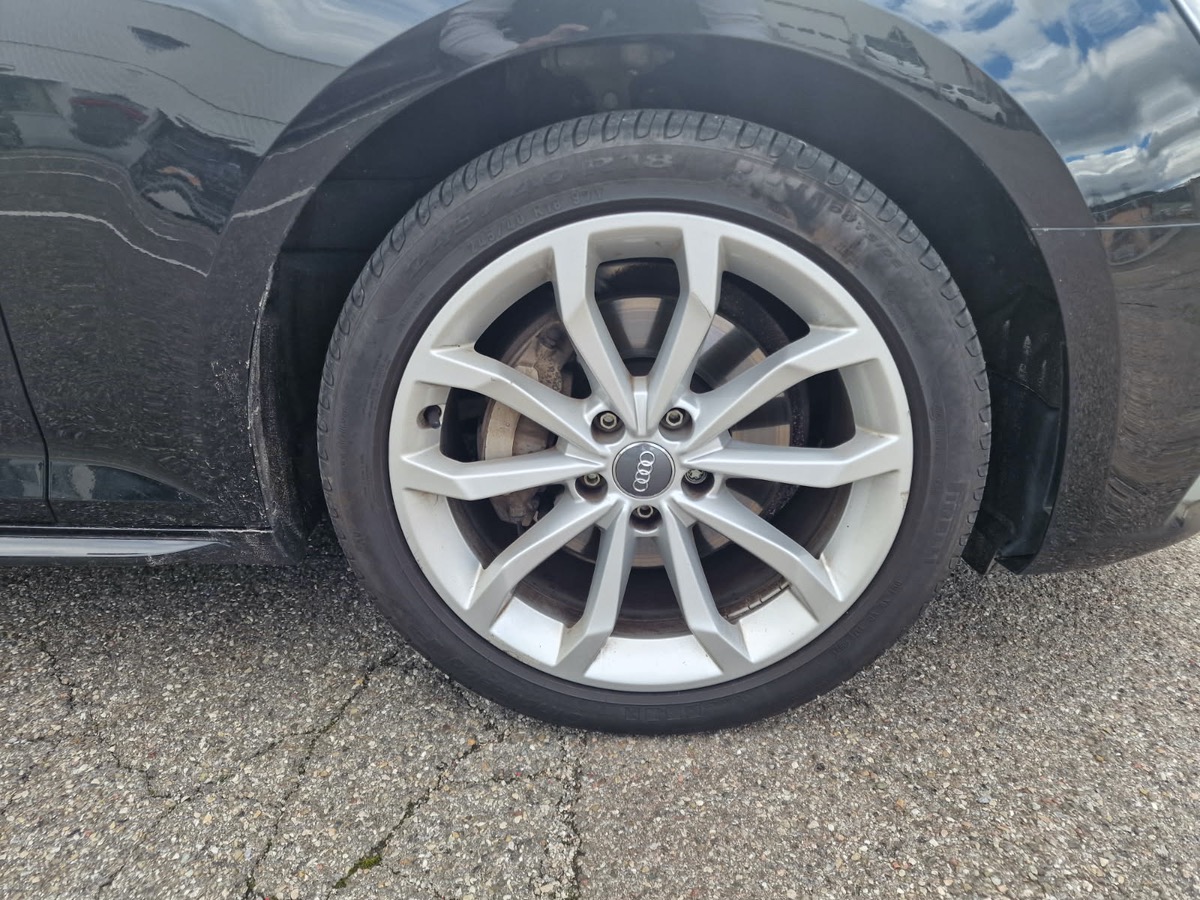 Audi A4 Avant SLINE 218cv 3.0 TDI QUATTRO, SUIVI COMPLET, TOIT OUVRANT, 4 ROUES HIVERS SUR JANTES