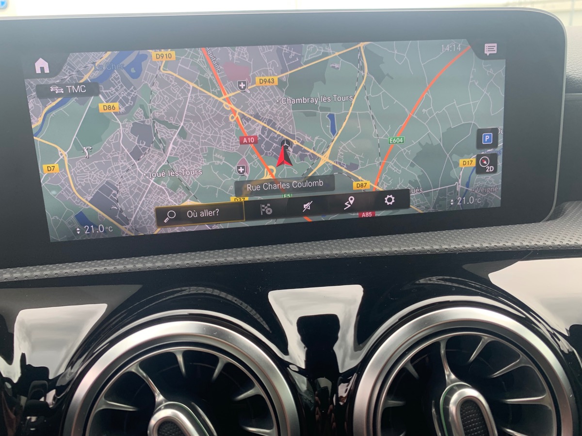 Mercedes-Benz Classe A 225 ch | AMG LINE | Toit ouvrant panoramique | Eclairage d'Ambiance | 4 MATIC