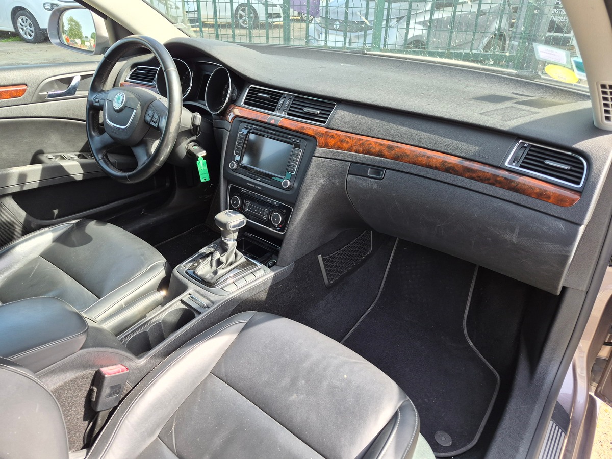 Skoda Superb Combi II 2.0 TDI 170 CR FAP PRAHA DSG