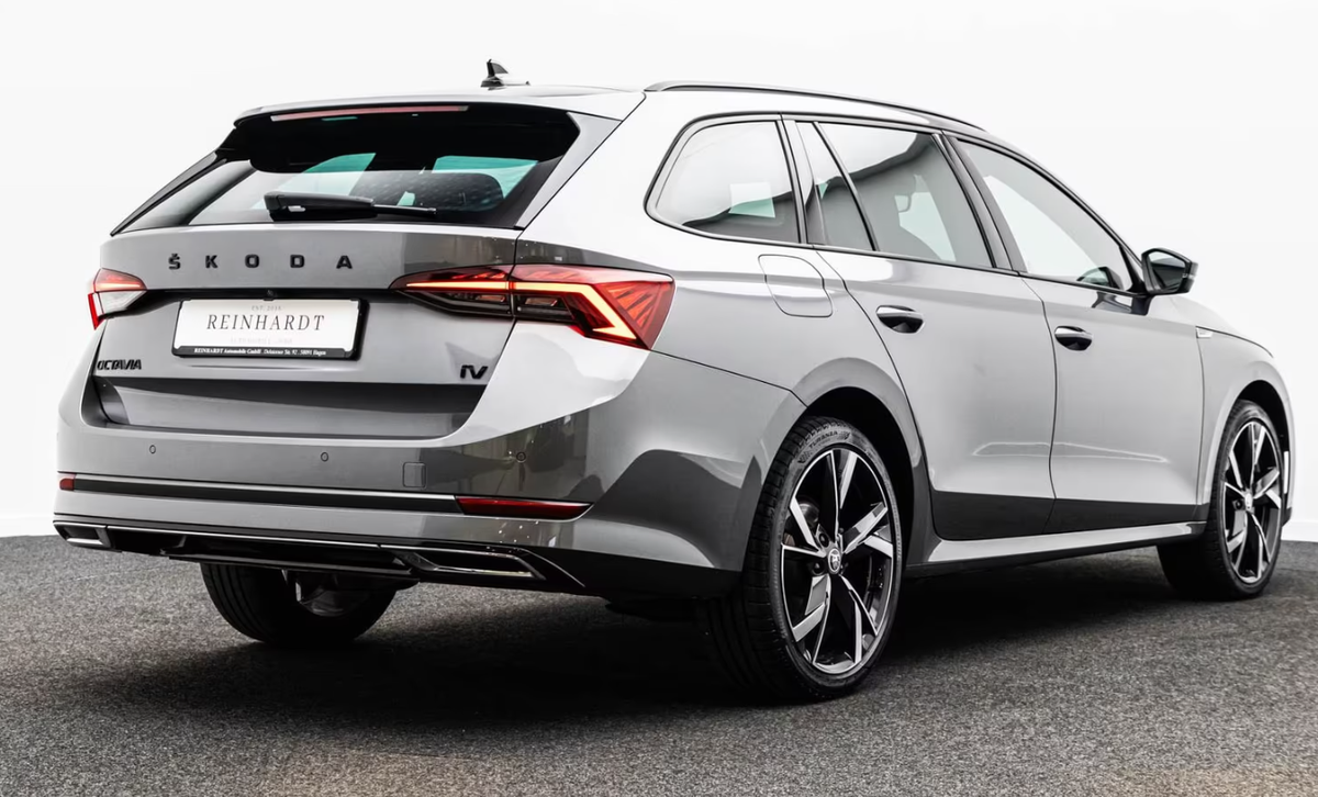 Skoda Octavia Combi IV 1.4 TSI PHEV iV 204ch Sportline DSG6e Hybride/Toit ouvrant/Feux matrix