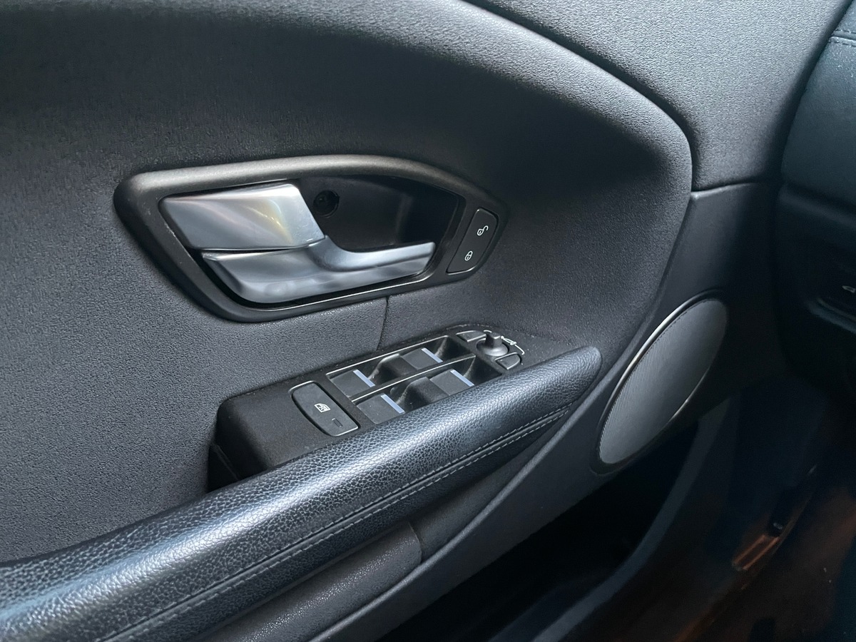 LAND ROVER EVOQUE 2.0 ed4 150 BVM Business - Historique Entretien complet