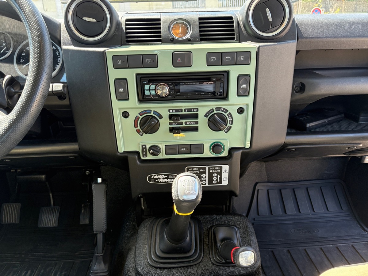 Land-Rover Defender 3  2.2 TD 122 HERITAGE EDITION