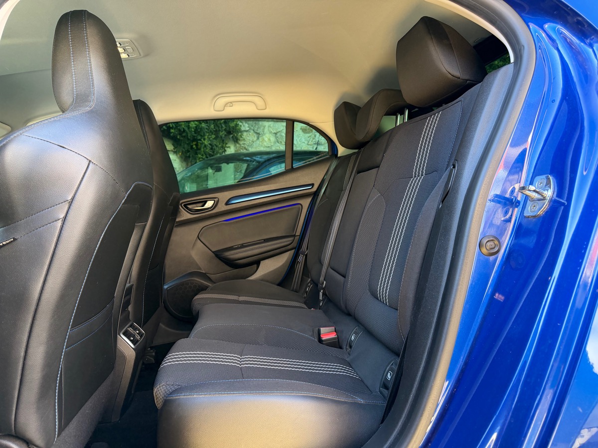 RENAULT Megane GT 1.6 TCE 205 CV 4CONTROL / Ligne D'échappement modifiée / Grand écran / Pack Black