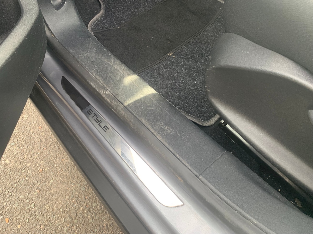Peugeot 2008 100 ch | Style | Régulateur de vitesse | GPS | Bluetooth | Radar arriére | Barres toit