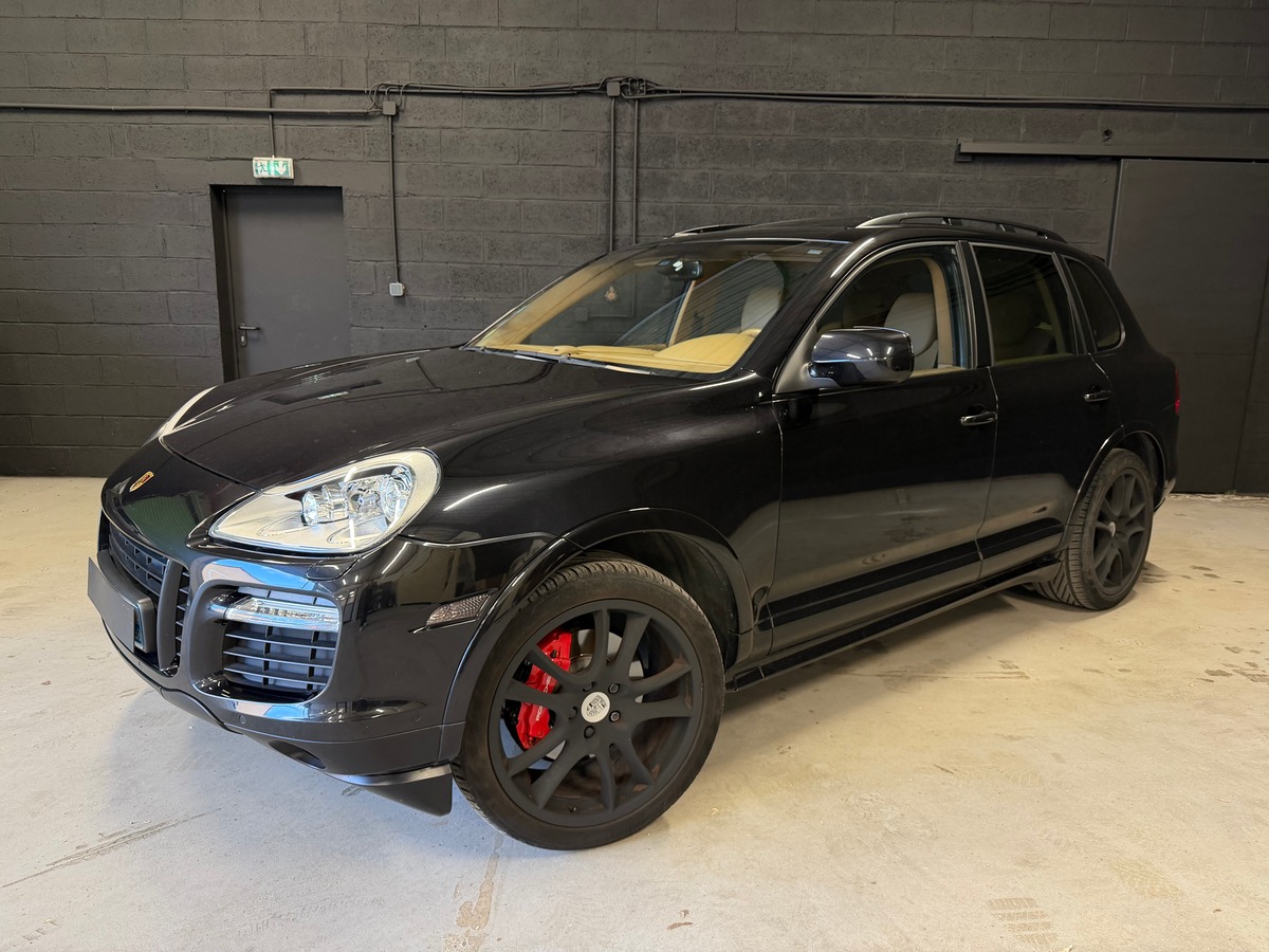 Porsche Cayenne GTS 4.8 V8 TIPTRONIC / TOIT OUVRANT / SIEGES AV CHAUFFANT / HAYON ELECTRIQUE
