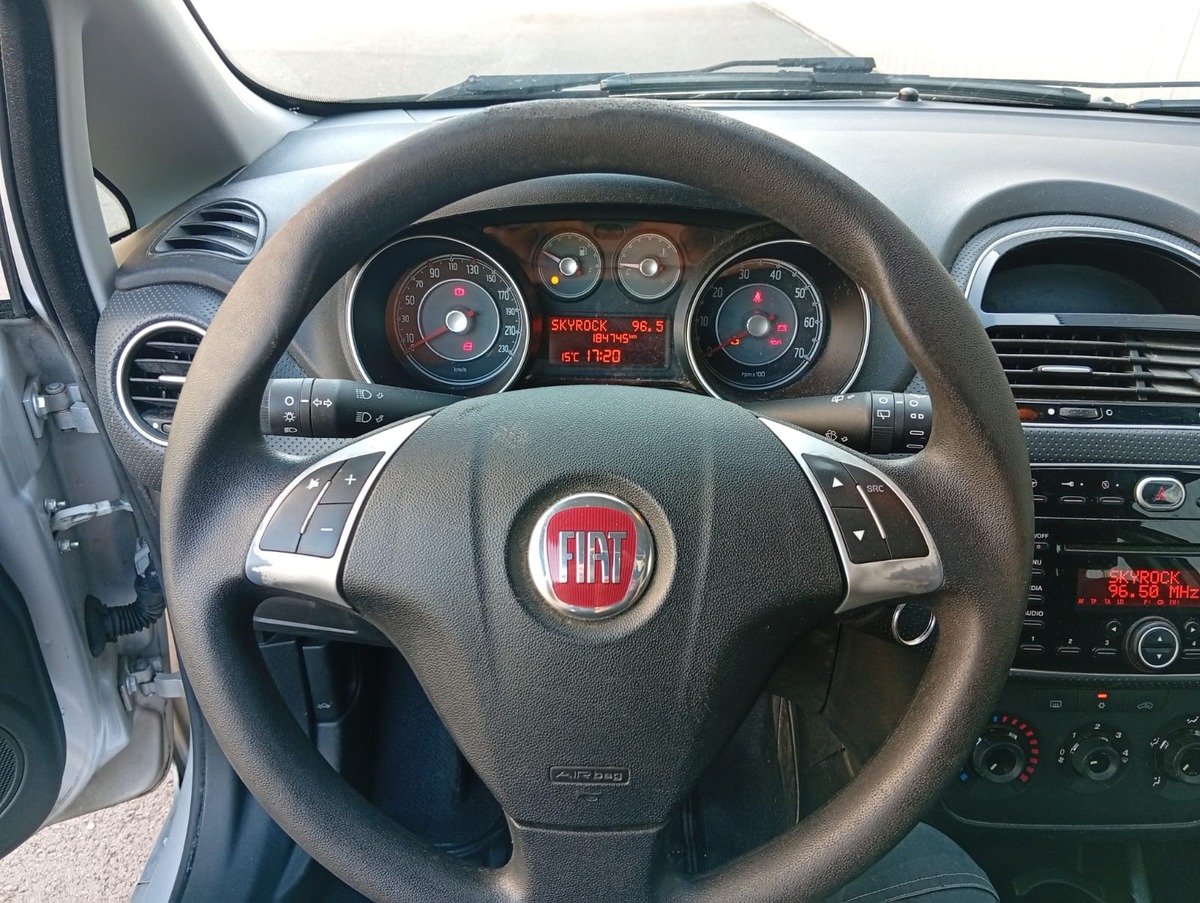 Fiat Punto evo 1.2 Essence / Première main / Distribution , Freins avants et révision Neufs
