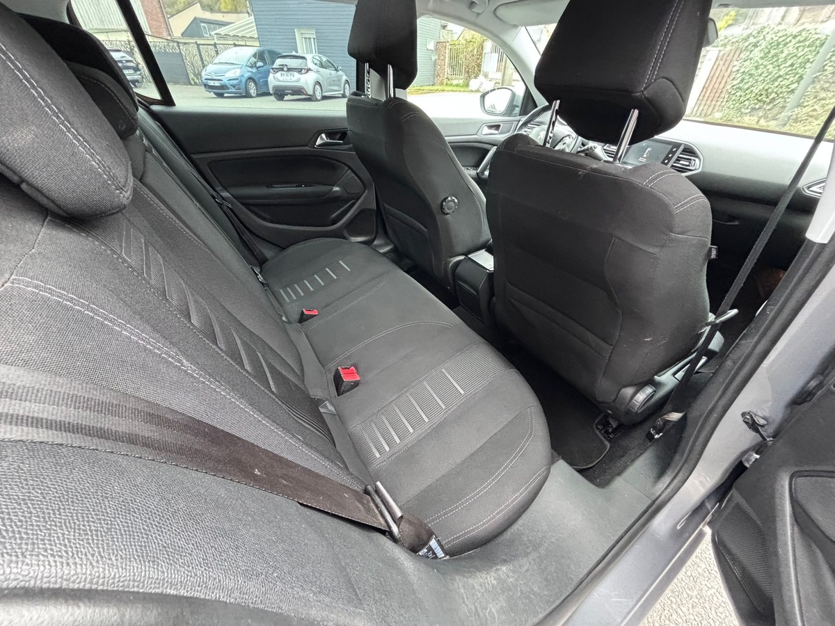 Peugeot 308 1.6 Blue-HDi Allure - Révisée - Garantie