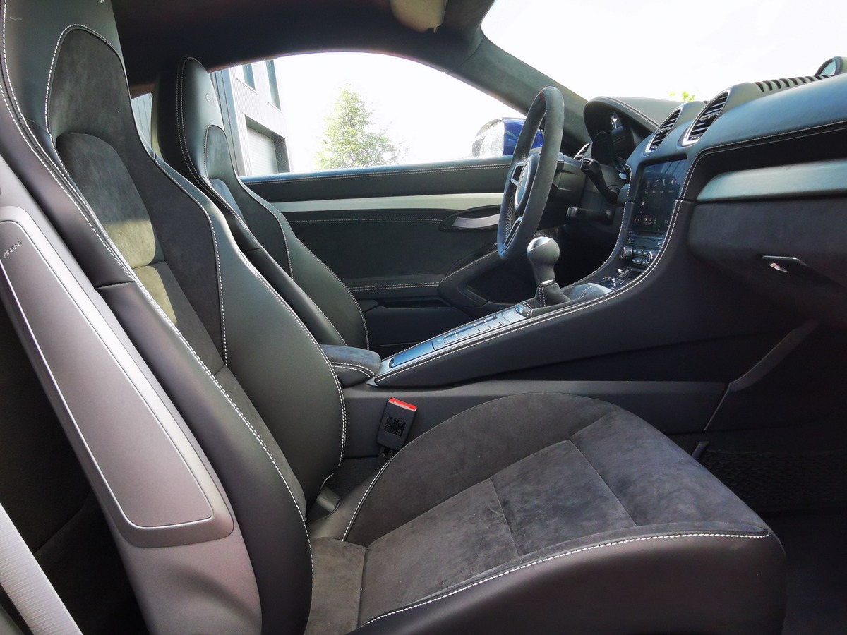 Porsche 718 CAYMAN GT4 4.0 420 FRANCE MECA i