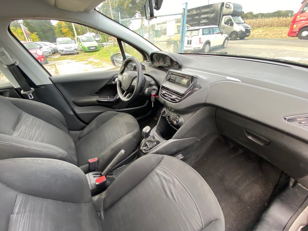 Peugeot 208 1.6 e-hdi 92cv 137015km d’origine