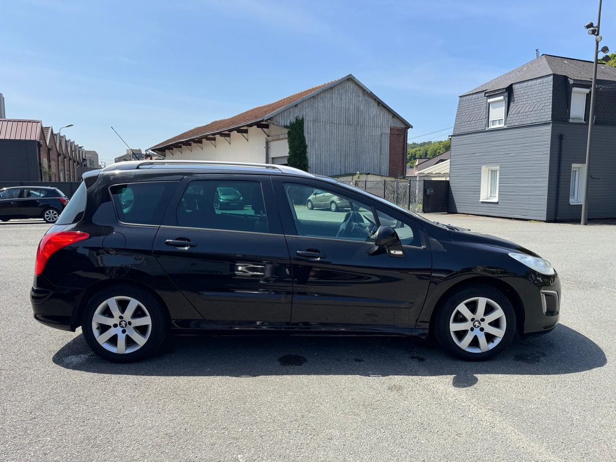 Peugeot 308 SW 1.6 HDI 112-7 PL- BOITE AUTOMATIQUE-DISTRIBUTION NEUVE