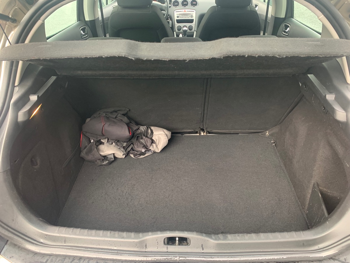 Peugeot 308 120 ch | Rétroviseurs électriques | Climatisation | Sièges rang 2 rabattables à plat