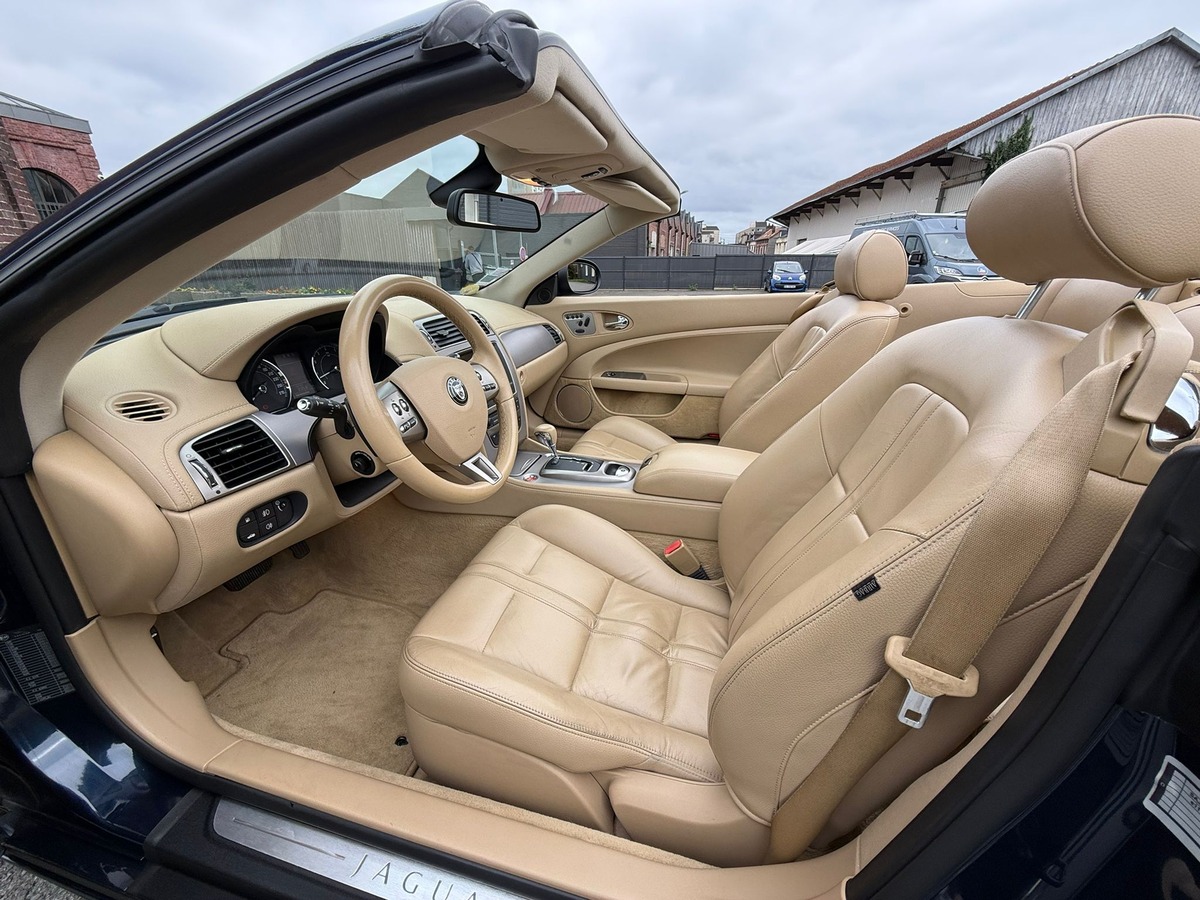 Jaguar XK 4.2 V8 Cabriolet 300ch