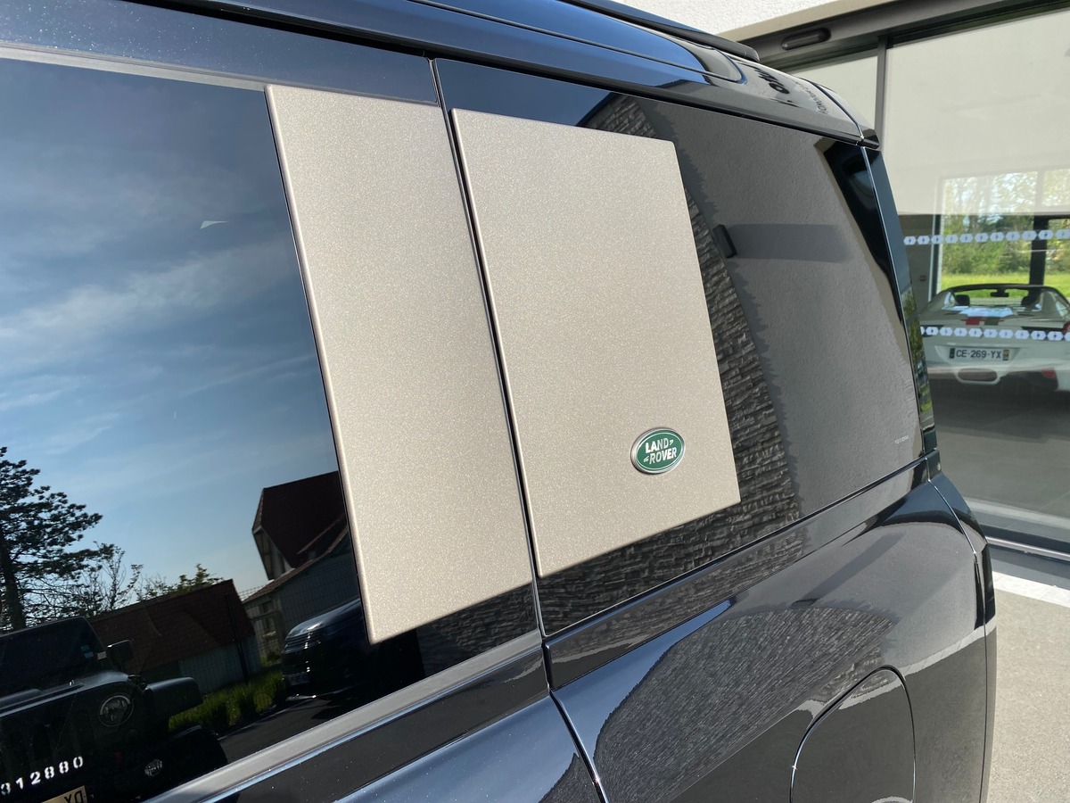 LAND ROVER DEFENDER 110 P400E HSE COUPE DU MONDE / 18850 KMS