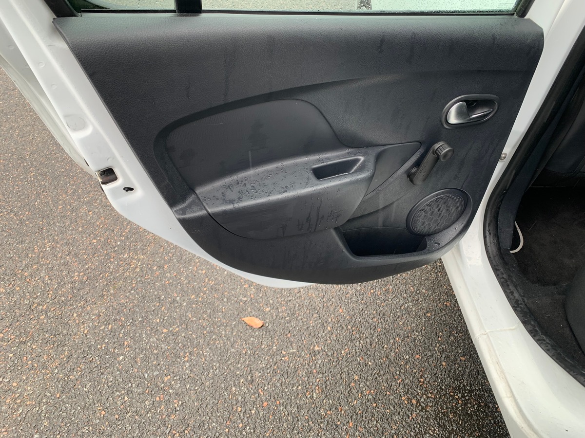 Dacia Sandero 90 ch | Lauréate | Phase 2 | GPS | Régulateur de vitesse | Climatisation | Bluetooth