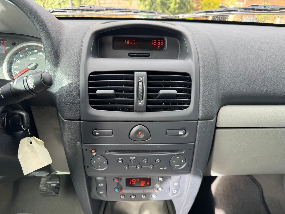RENAULT Clio II 1.4  98CV Dynamique boite automatique - Garantie