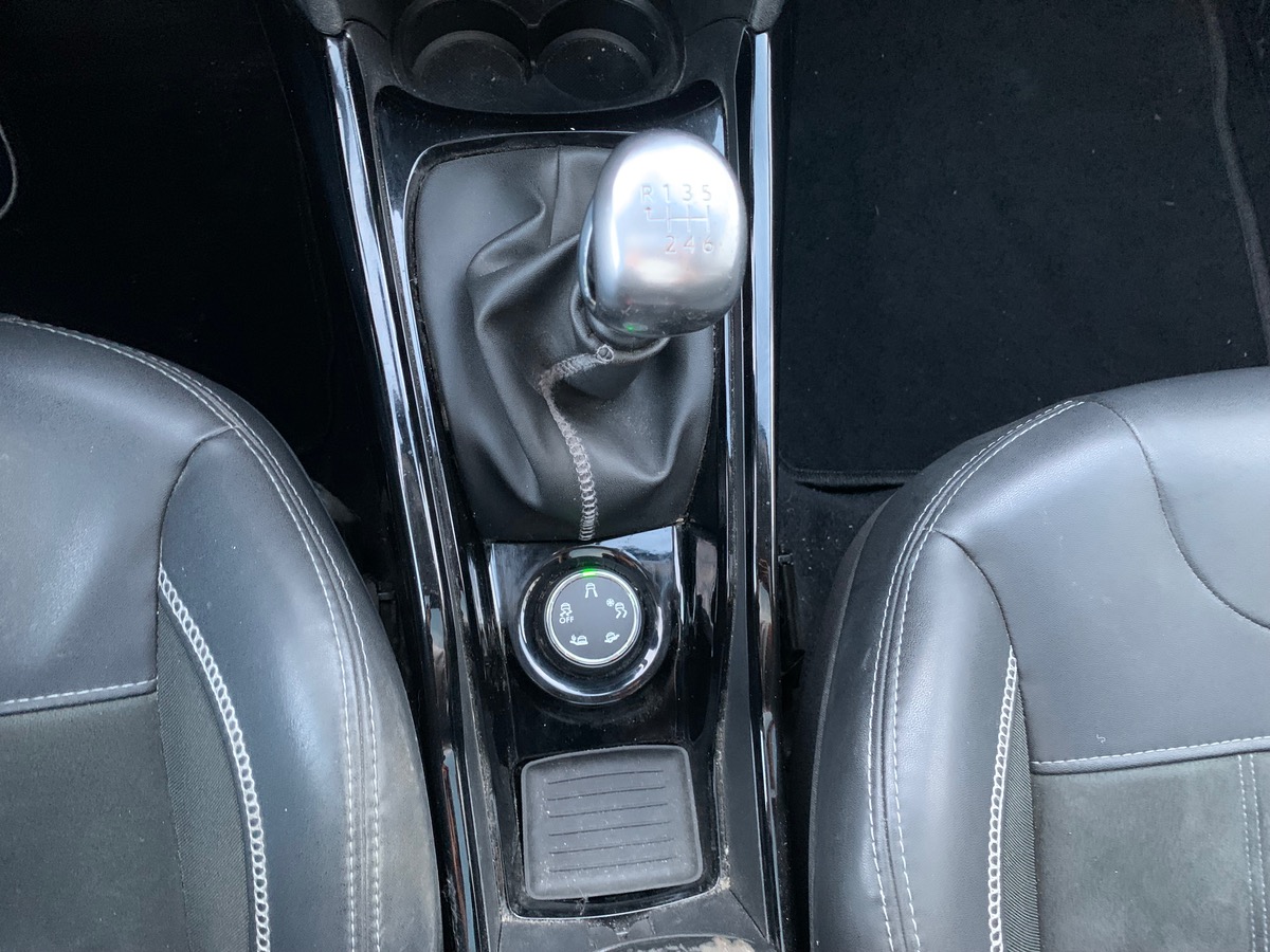 Peugeot 2008 120 ch | Crossway | Caméra de recul | Toit panoramique | GPS | Grip control