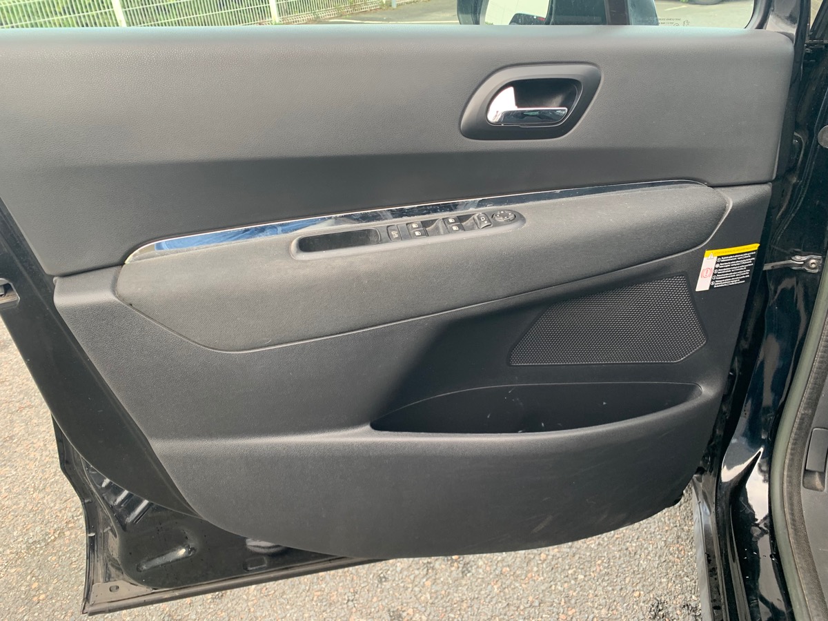 Peugeot 3008 115 ch | GPS | Bluetooth | Régulateur de vitesse | Sièges rang 2 rabattables à plat