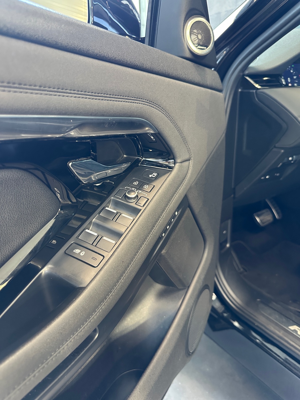 LAND ROVER EVOQUE 2.0 P300E PHEV AWD R DYNAMIC SE