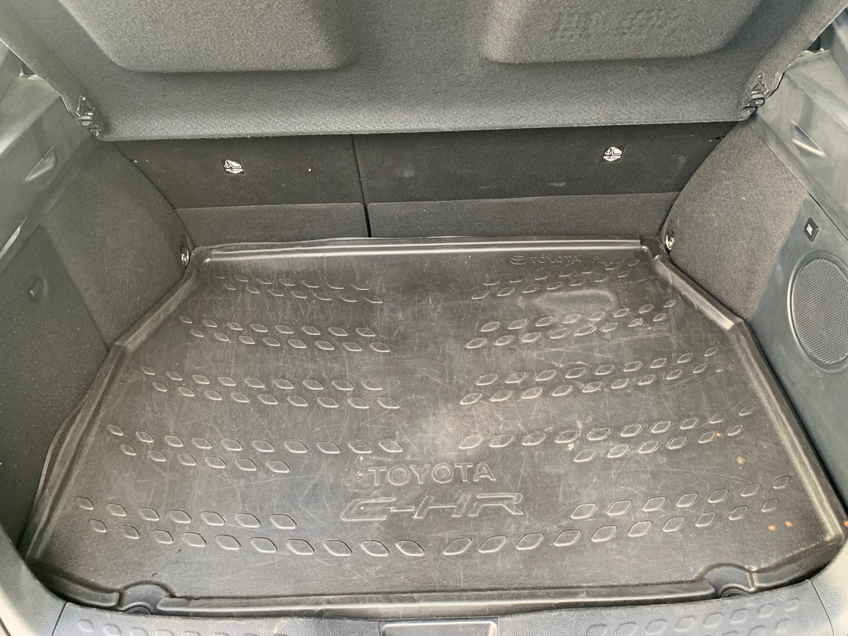 Toyota C-HR 184 ch | Attelage | GPS | Radio JBL | Caméra recul | Radar stationnement arriére, avant