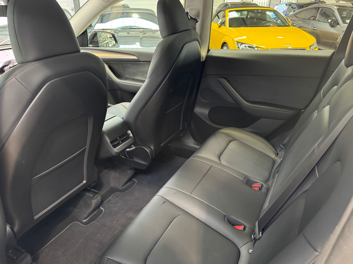 Tesla Model Y 347 cv PREMIÈRE MAIN AUTOPILOTE