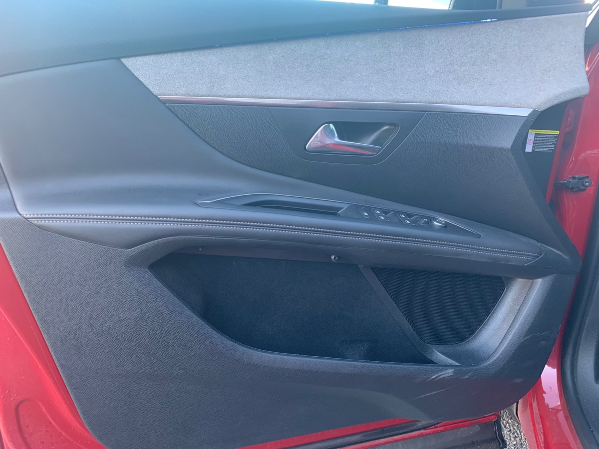 Peugeot 3008 130 ch | GT | Pack Alcantara | Pack City 2 | Hayon Motorisé avec accès Mains Libres