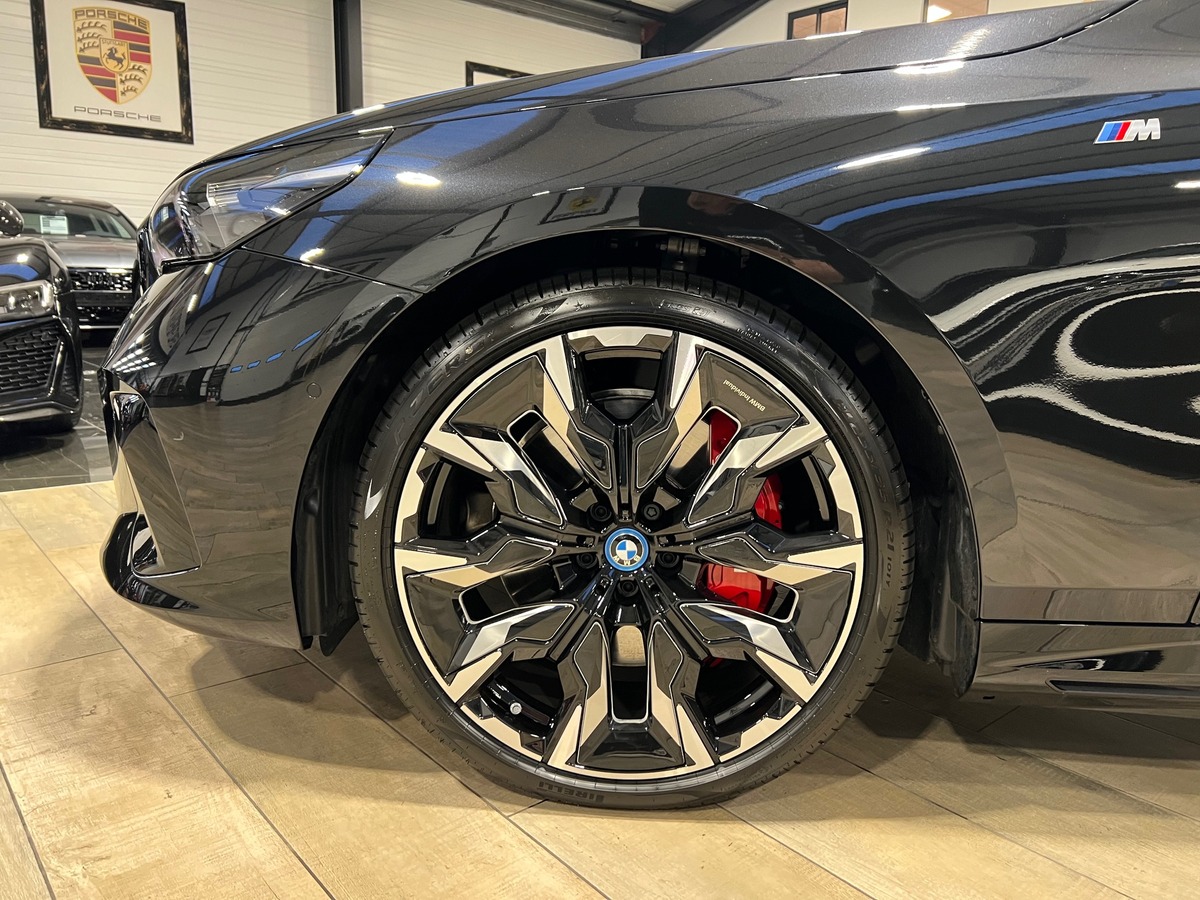 Bmw i5 M60 XDRIVE40 601 BERLINE - 990KM NEUVE / TVA RECUPERABLE g