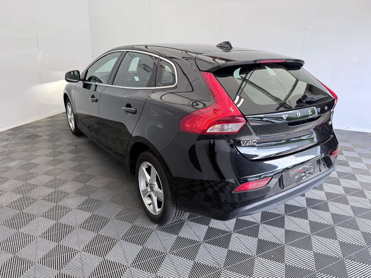 Volvo V40 2.0 D  120  Momentum