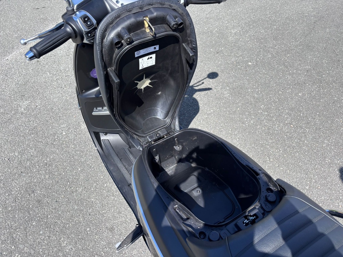 Peugeot DJANGO 125cc - 2022 - TOP CASE - Selle rabaissée