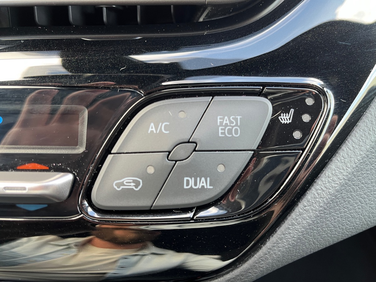 Toyota C HR 1.8 HYBRIDE 122ch COLLECTION, Cuir Alcantara, Sièges chauffants, Caméra de recul, JBL
