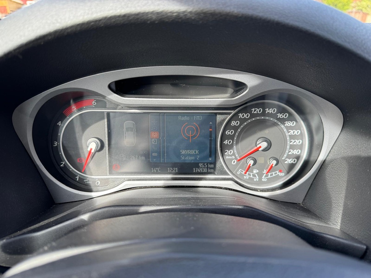 Ford Mondeo 2.0 140 TDCi Titanium-DISTRIBUTION NEUVE-GARANTIE