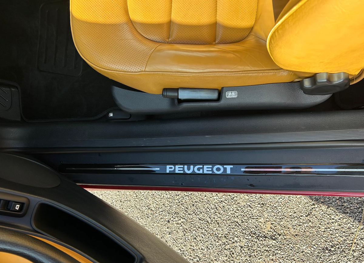 Peugeot 406 Coupé 2.0 16s (135 ch)