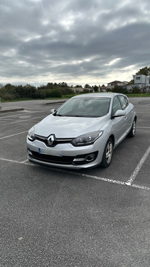 RENAULT MEGANE 3 110 ch | Business | Aide stationnement avant, arriére | Régulateur de vitesse