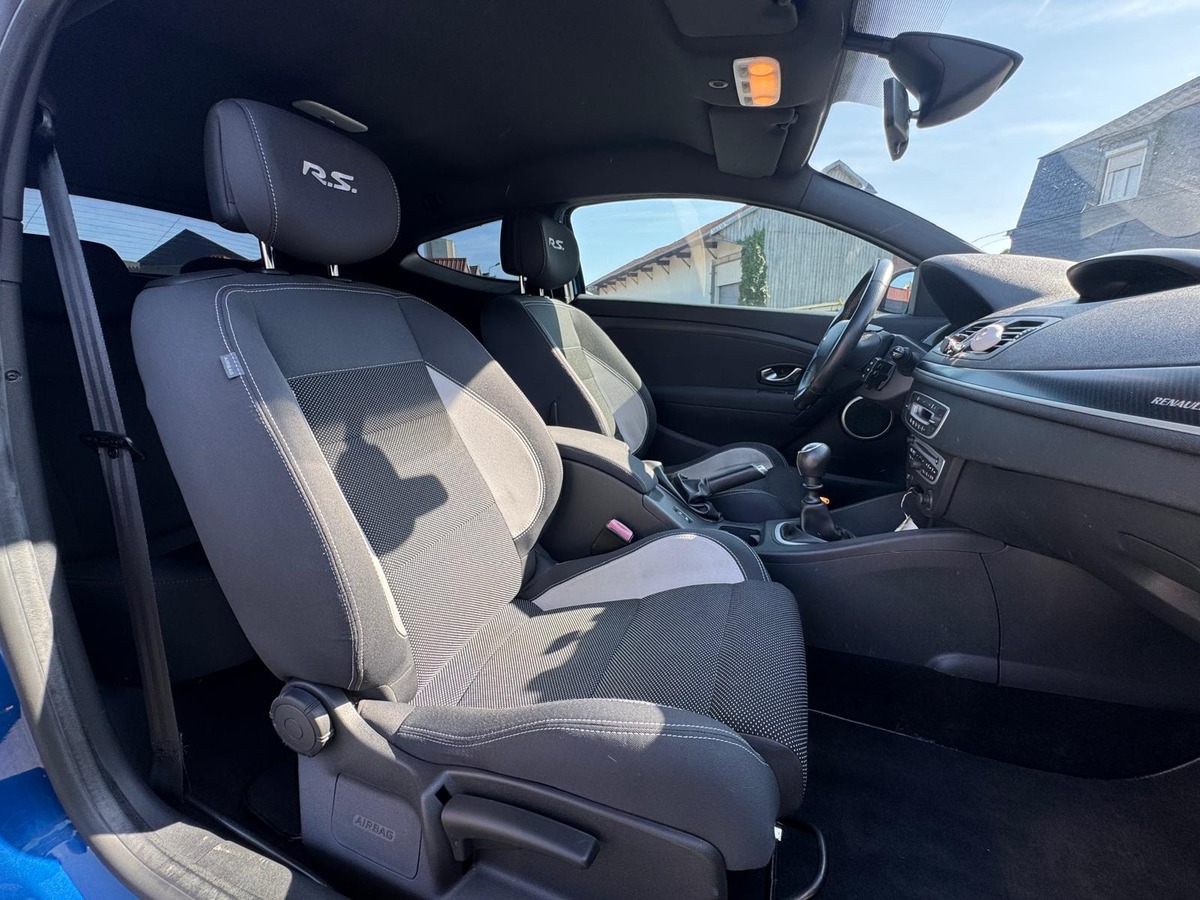 RENAULT Megane III RS 2.0 250 phase 1 Bleue extrême - Garantie