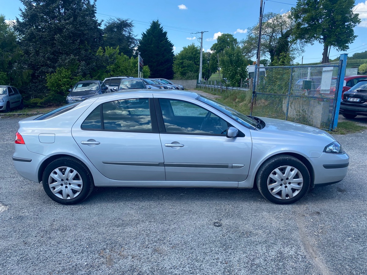 RENAULT Laguna 2.0 dci 150cv faible km 124165km d’origine nous sommes ouvert ce lundi 14 juillet