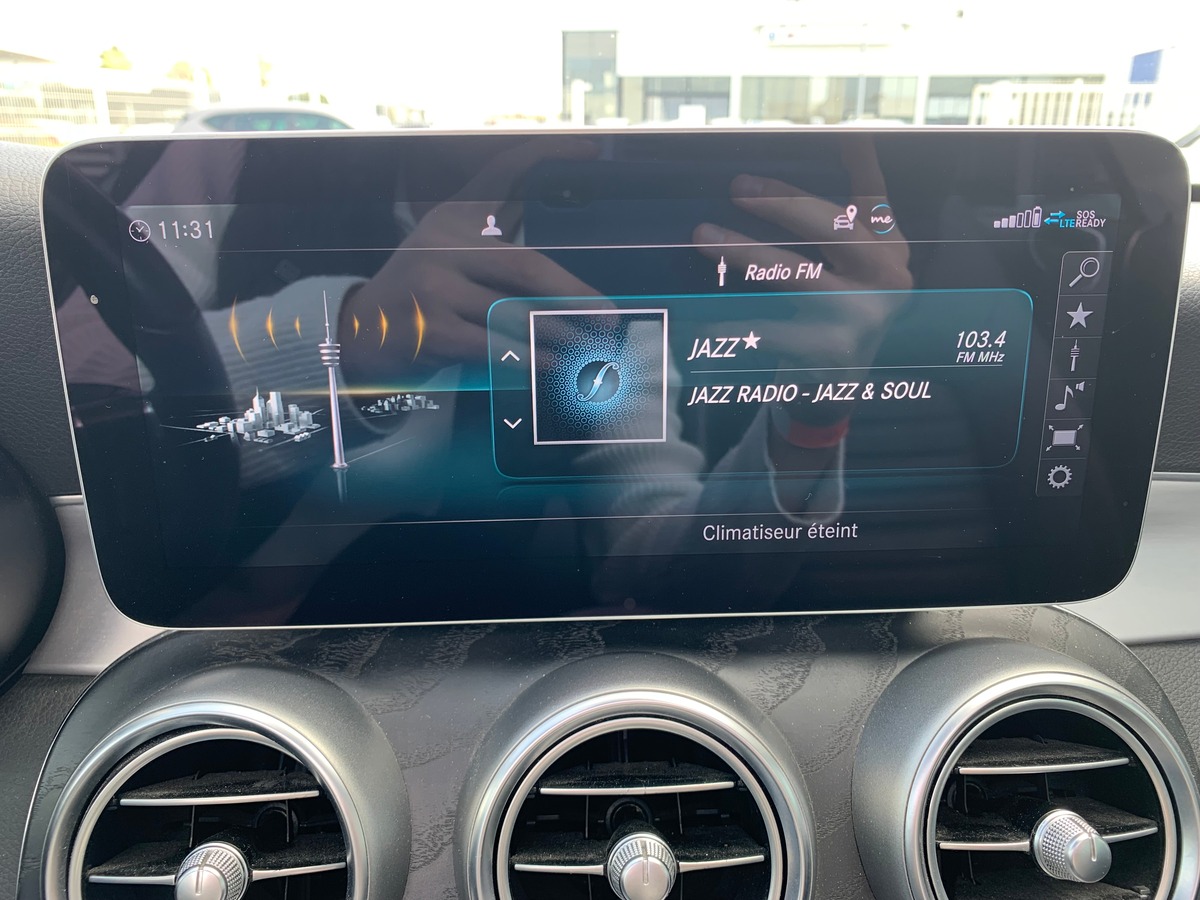 Mercedes-Benz Classe C Cabriolet 194 ch | AMG Line | Siéges électriques chauffants | Caméra de recul