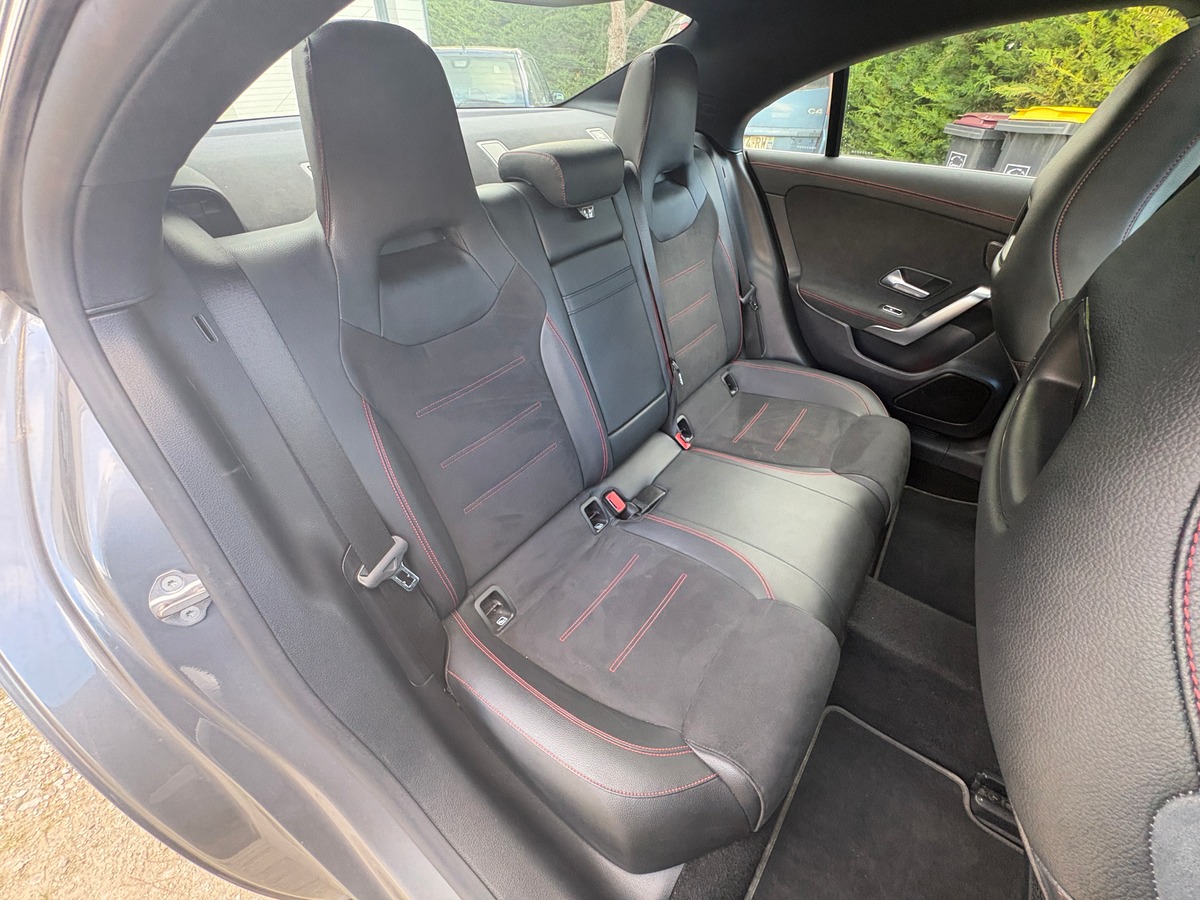 Mercedes Benz CLA 200 d AMG LINE